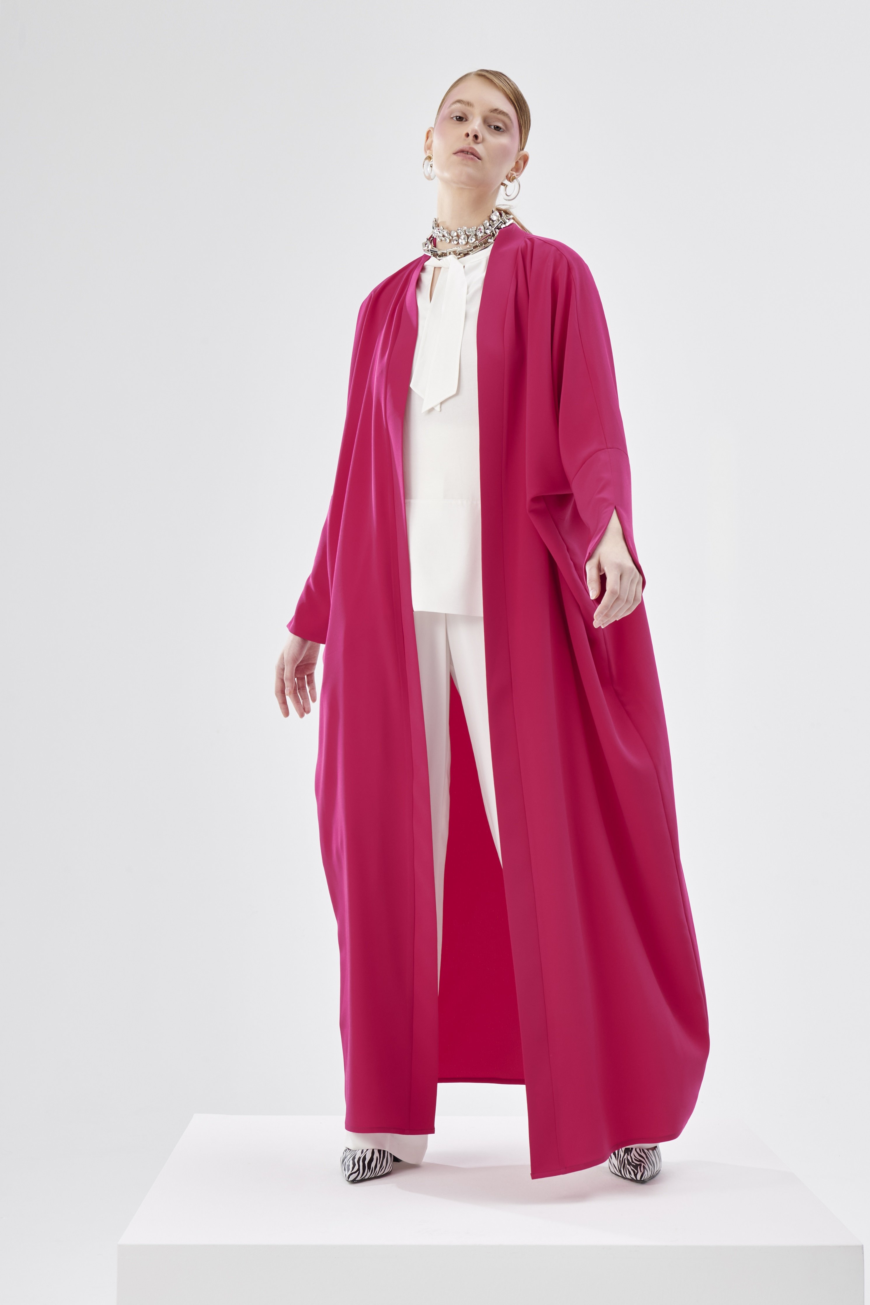 Yırtmaç Kol Detaylı Abaya Fuşya