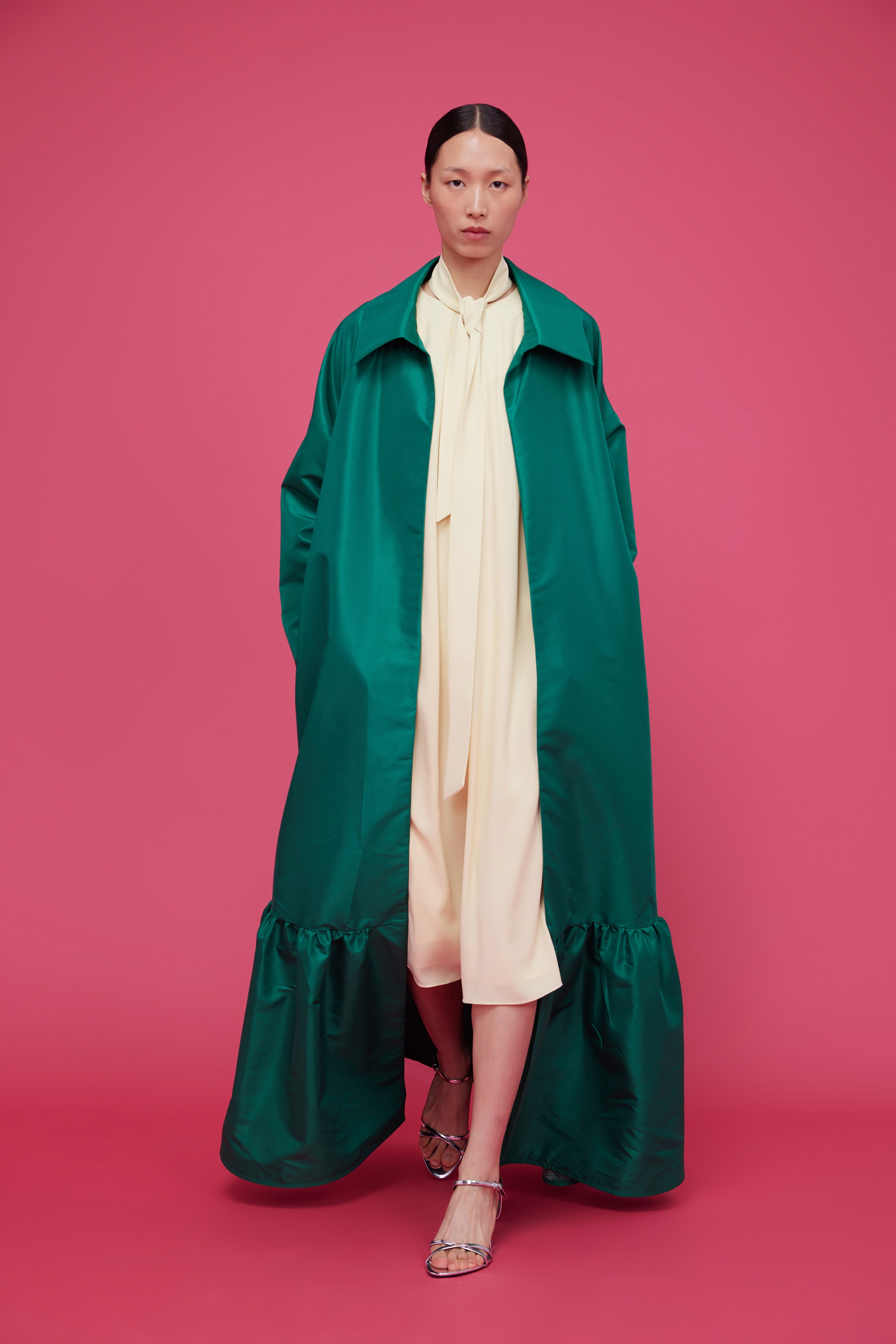 Caftan avec détail volanté vert émeraude