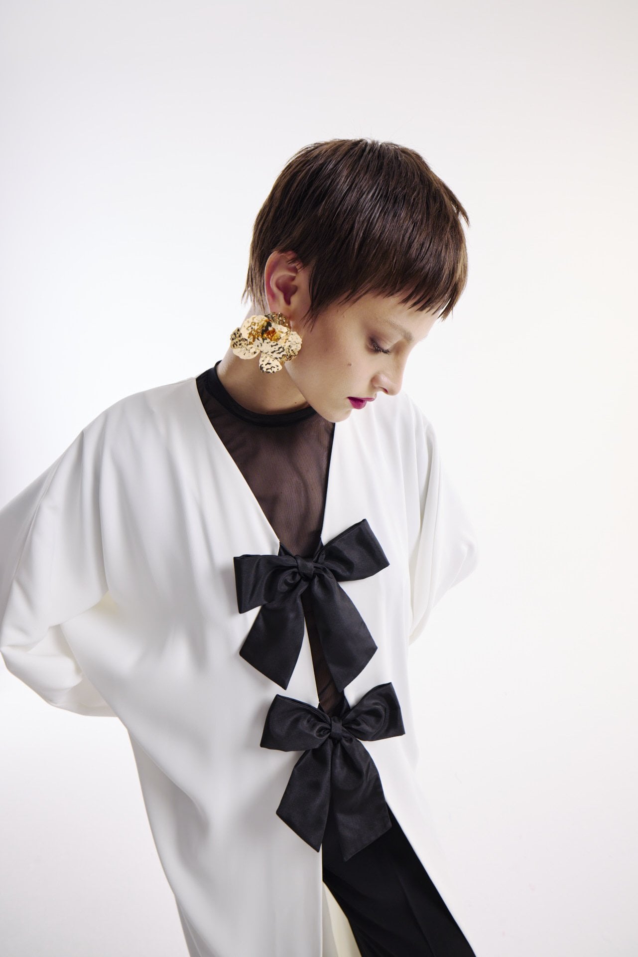 Abaya Bow Detail Ecru