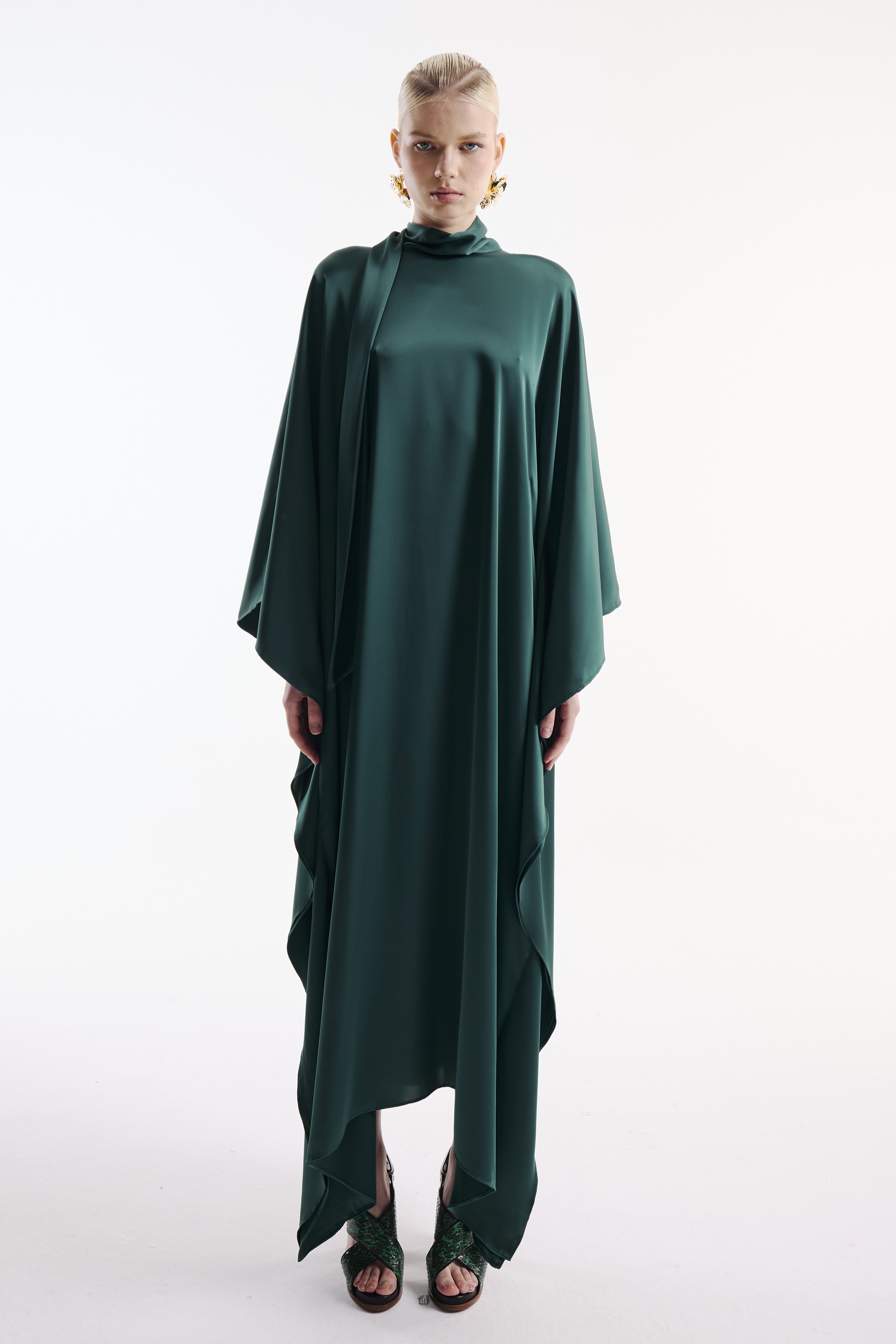 Robe en satin avec cravate au cou vert canard
