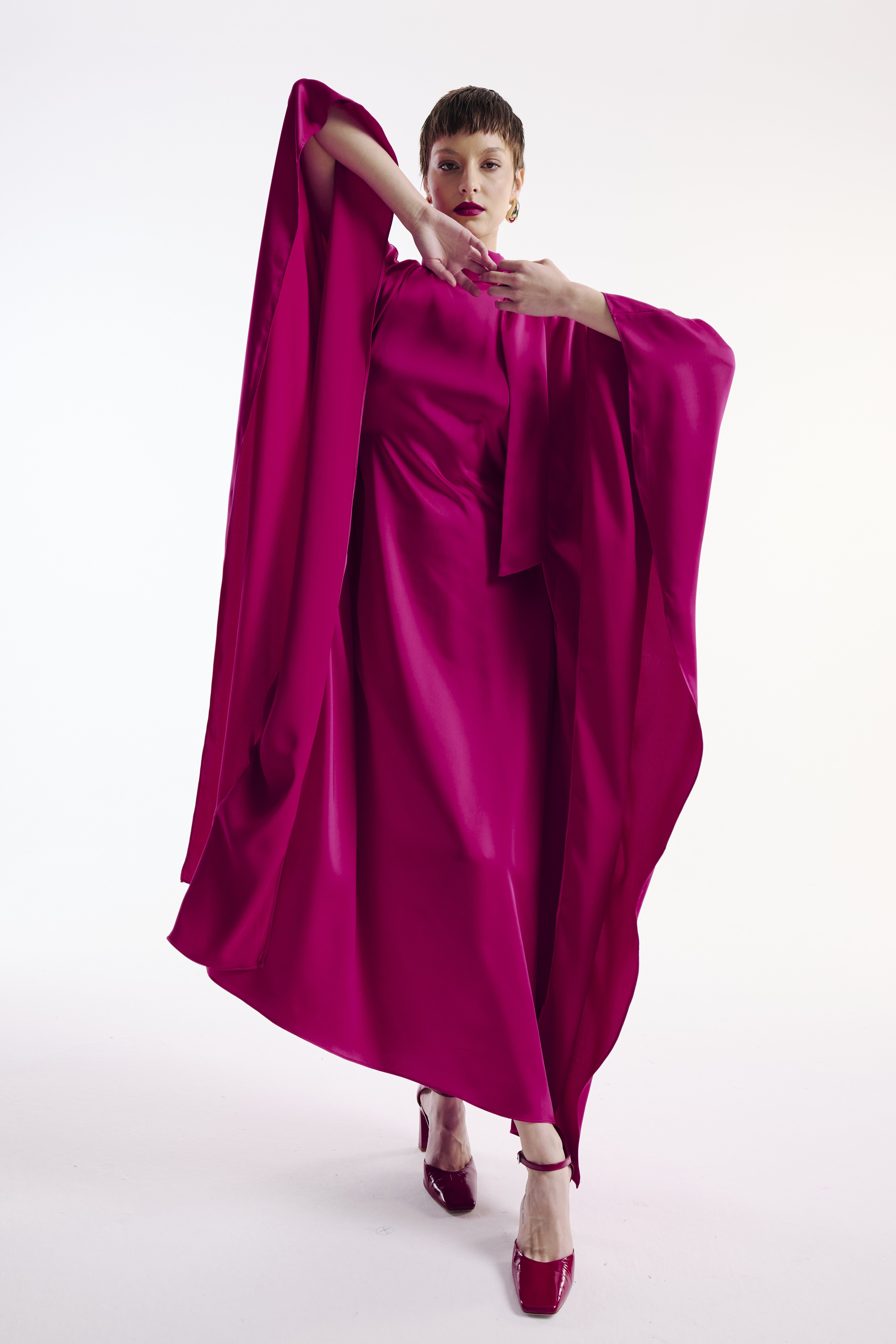 Robe en satin à col noué fuchsia