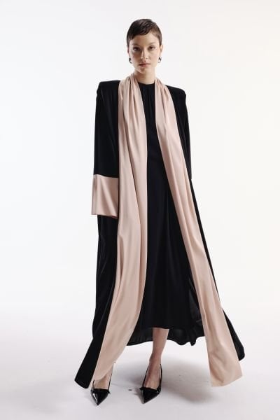 Garnished Abaya with Wadding Detail Black Salmon