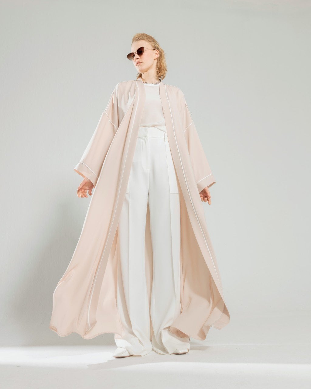 Biyeli Abaya Nude