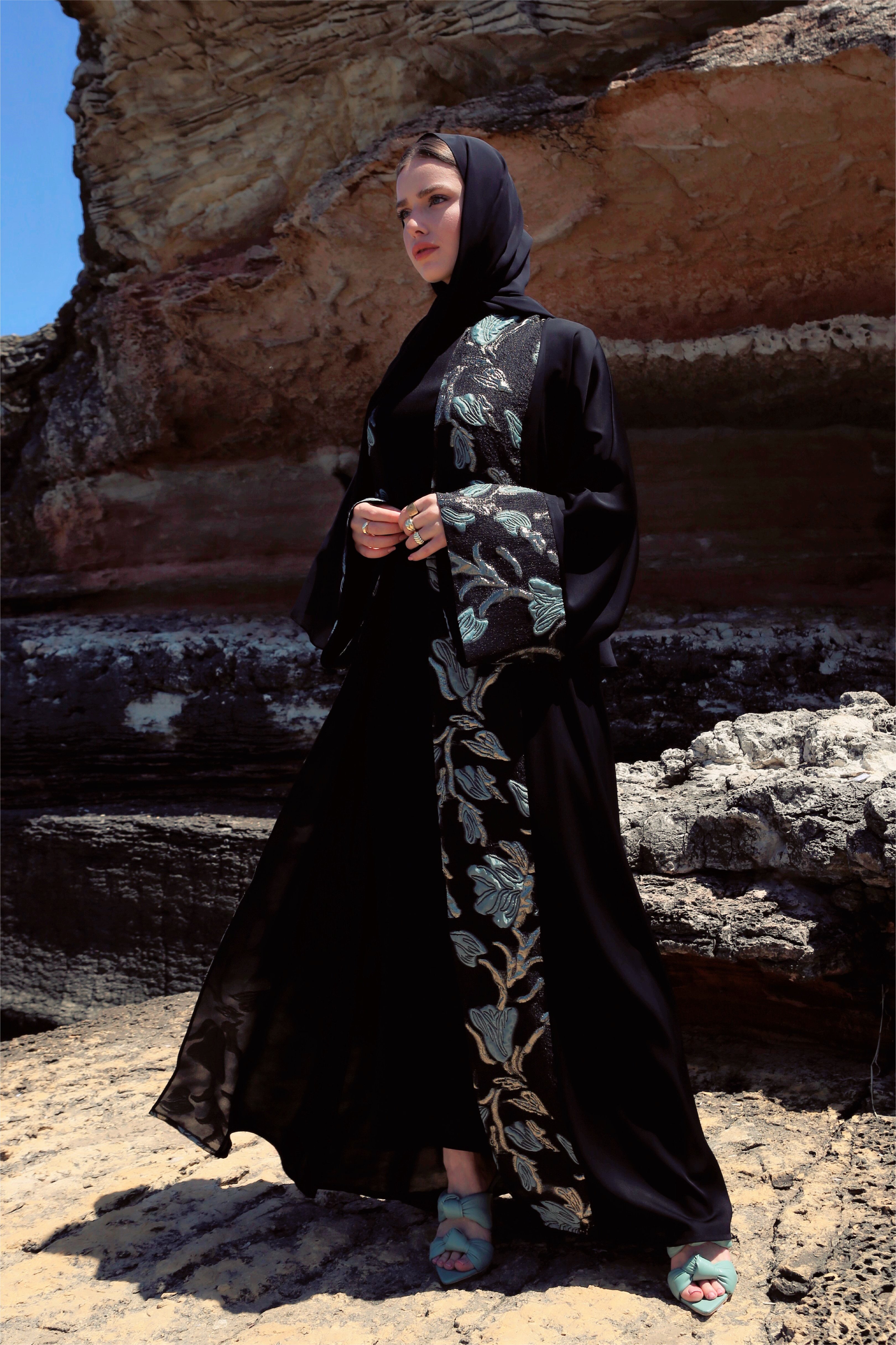 Abaya Garniture Brocart Noir + Châle
