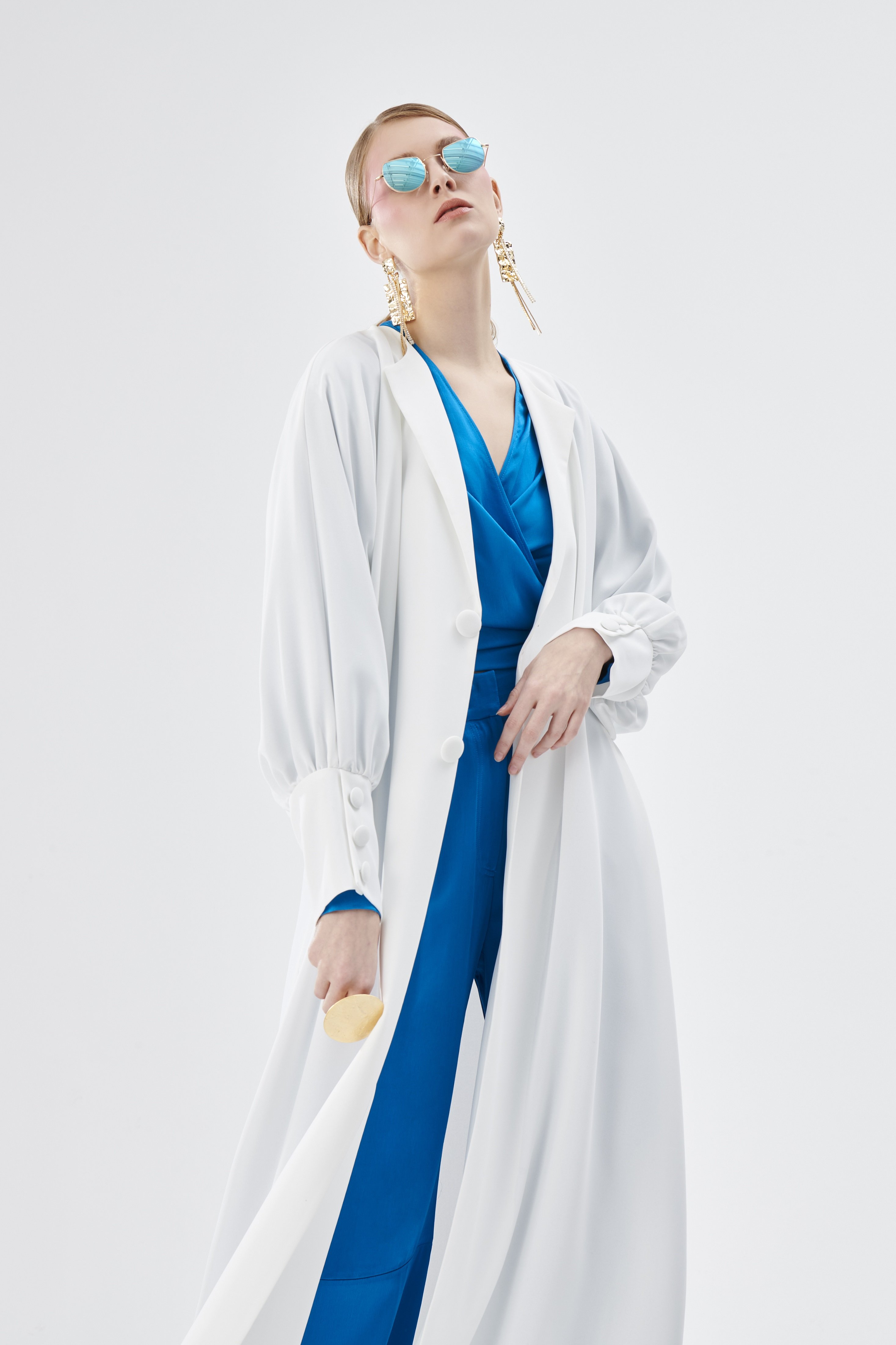 Abaya blanche à imprimé boutonné