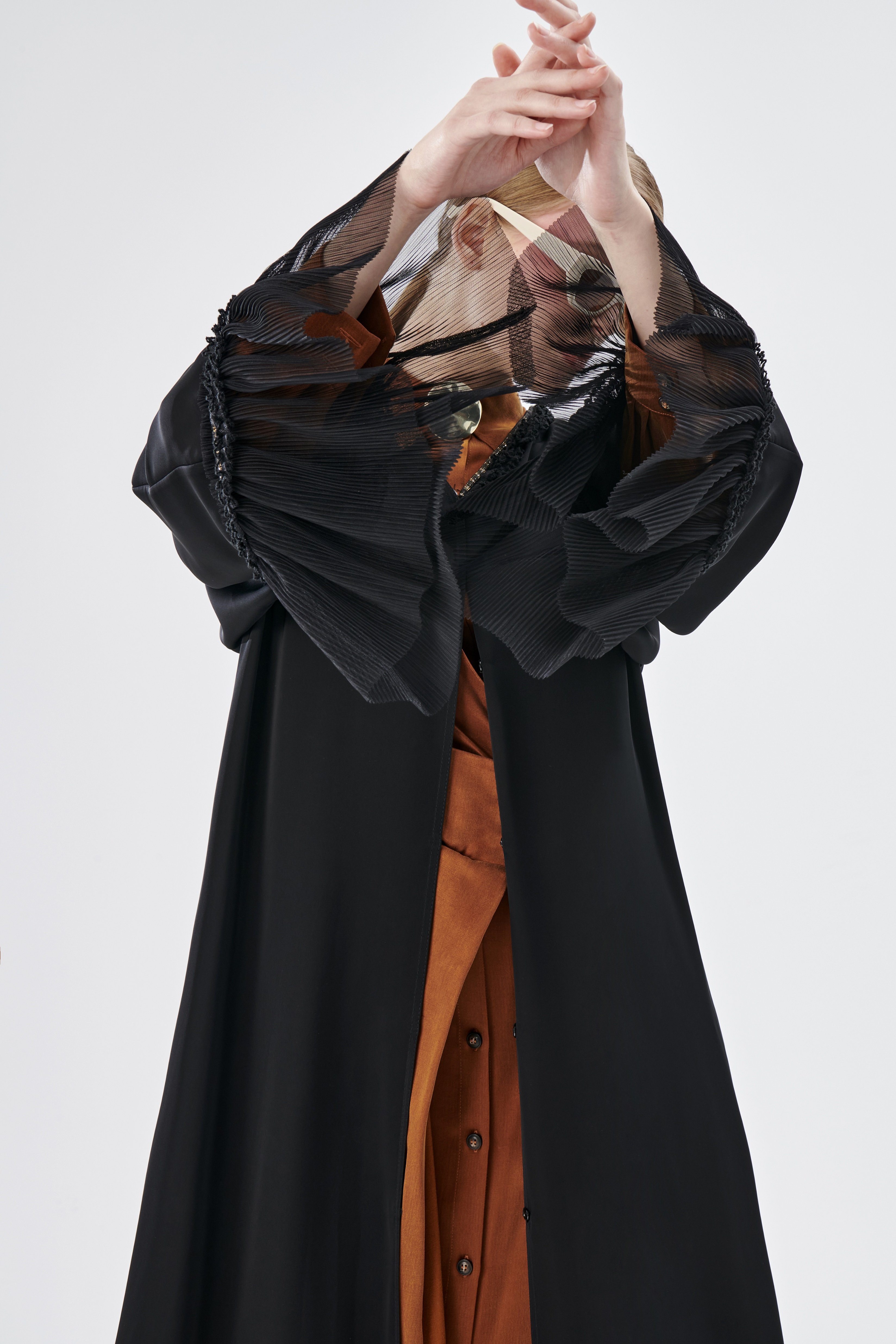 Pilise Tül Detaylı Abaya Siyah