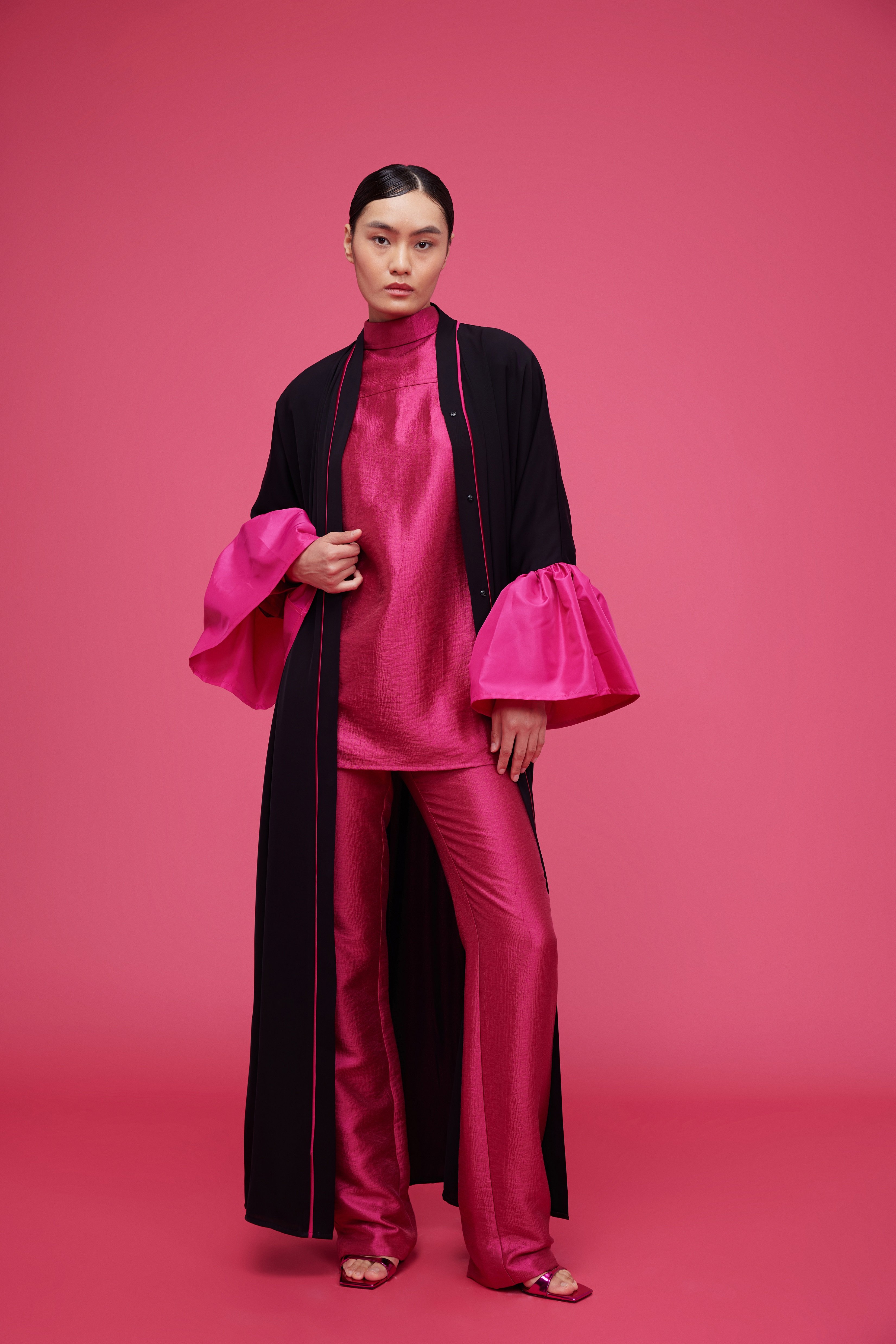 Abaya à manches volantées en taffetas noir